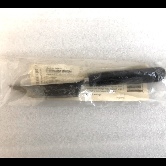 The Pampered Chef Kitchen Nip Pampered Chef Vshaped Cutter 16